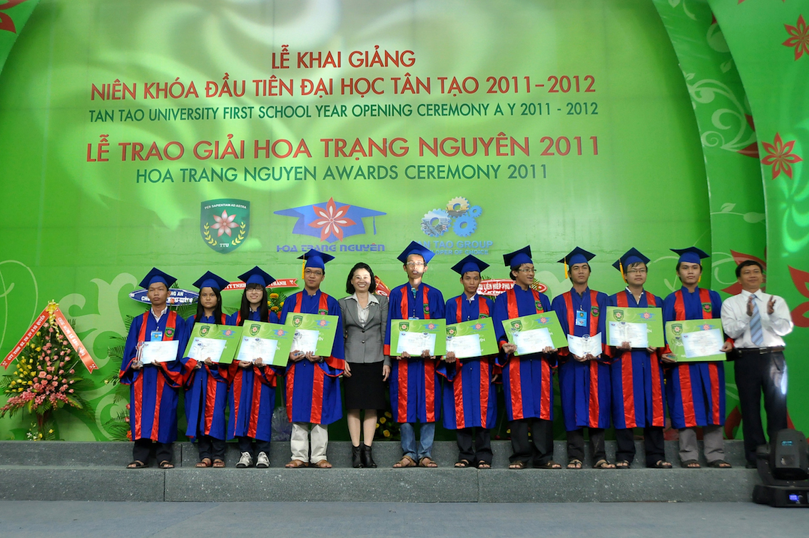 Bà[-]Đặng[-]Thị[-]Hoàng[-]Yến[-]lọt[-]“Top[-]100[-]nhà[-]lãnh[-]đạo[-]tài[-]-[-]đức”